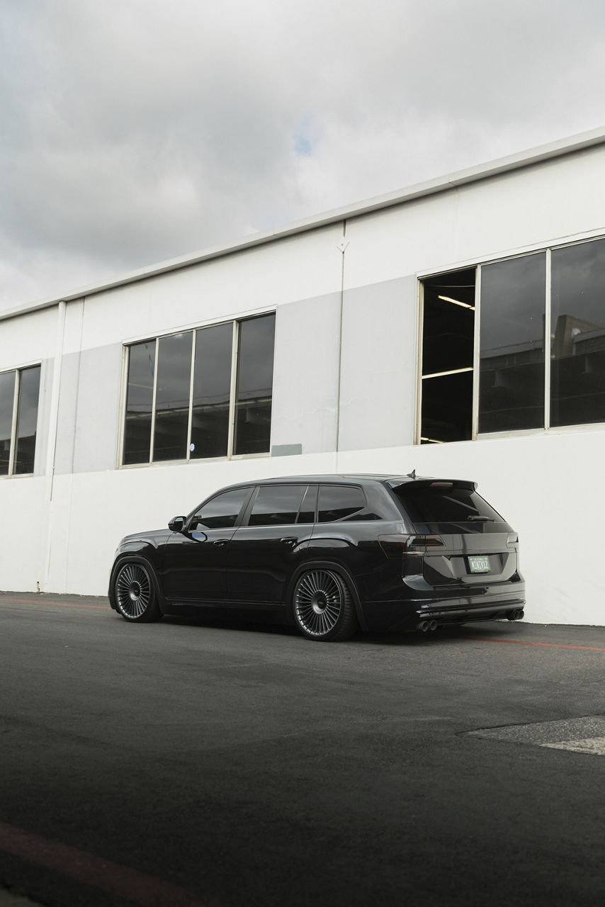 2018 Volkswagen Atlas - Rotiform GRZ - Gray | Wheel Pros